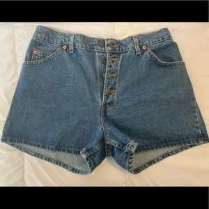Junior's Levi high waisted shorts